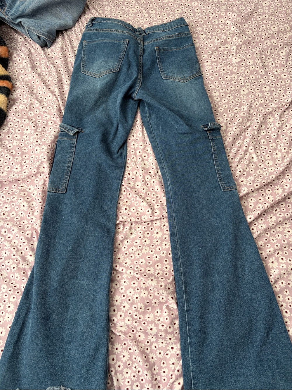 Flared Cargo Jeans in Denim Blue - Picture 3 of 3